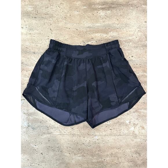 lululemon athletica Pants - Lululemon Hotty Hot Low-Rise Lined Short 4" Inseam size 4 Tall